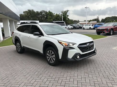 Certified 2025 Subaru Outback Premium AWD/4WD image 7