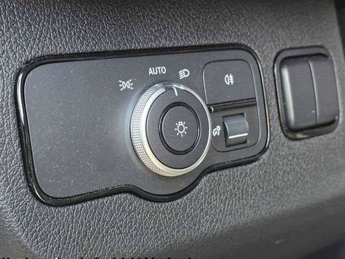 Used 2025 Mercedes-Benz Sprinter 2500 image 27