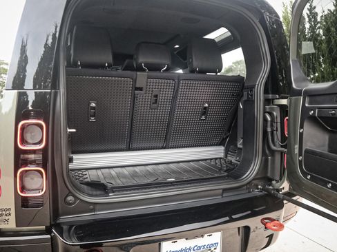 Used 2023 Land Rover Defender 90 X image 29