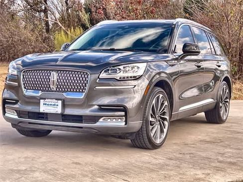 Used 2020 Lincoln Aviator Reserve w/ Equipment Group 202A image 2