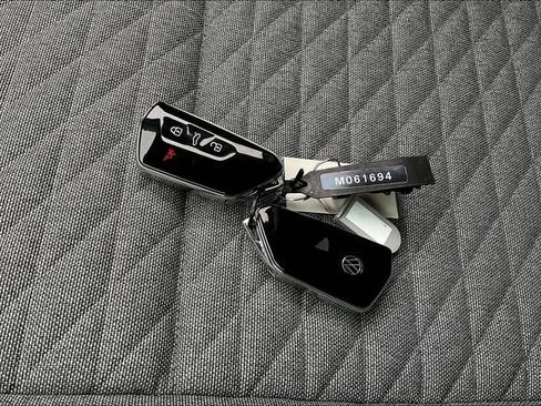 New 2025 Volkswagen Tiguan S AWD/4WD image 29
