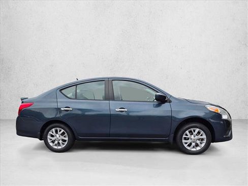 Used 2017 Nissan Versa SV w/ SV Special Edition Package FWD image 4