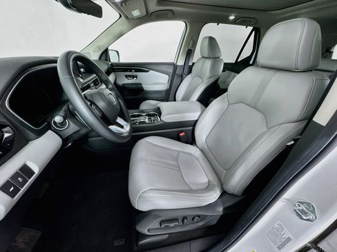Certified 2024 Honda Pilot Touring image 22