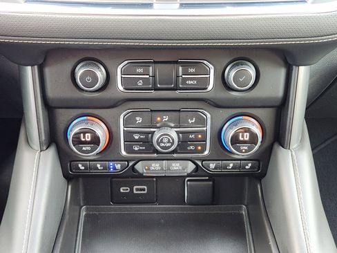 Used 2023 Chevrolet Tahoe Premier RWD image 19