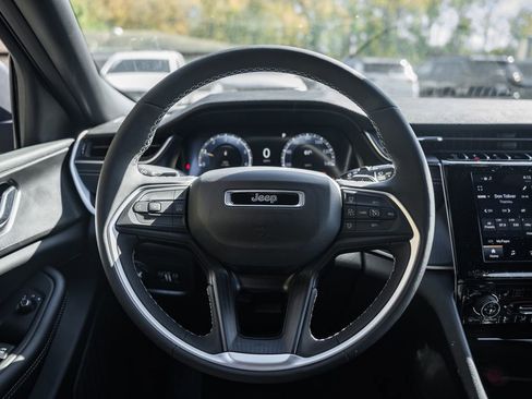 New 2025 Jeep Grand Cherokee Laredo X w/ Luxury Tech Group I image 28