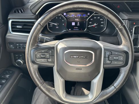 Used 2021 GMC Yukon Denali w/ Denali Premium Package image 20