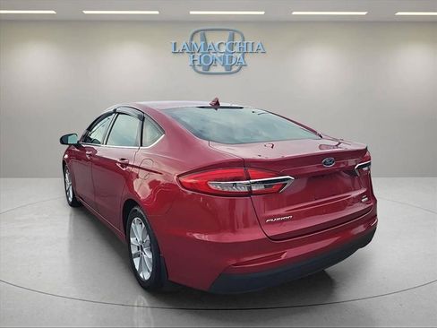 Used 2020 Ford Fusion SE FWD image 3