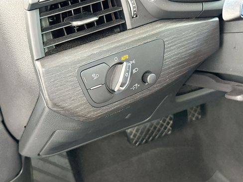 Used 2019 Audi A4 2.0T Premium image 10