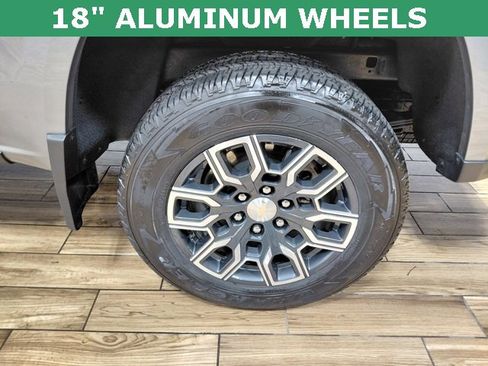 Used 2024 Chevrolet Colorado LT w/ LT Convenience Package III image 16