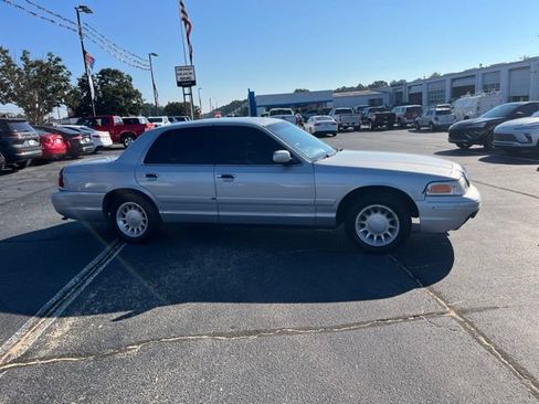 Used 2000 Ford Crown Victoria LX RWD image 2