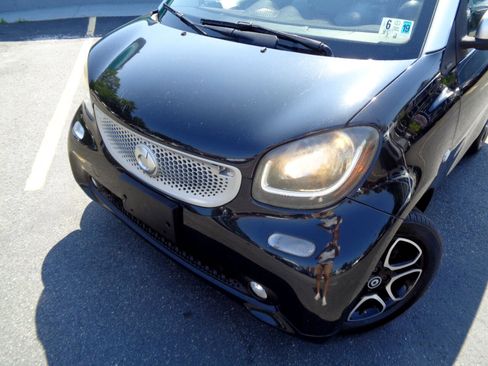 Used 2016 smart fortwo passion image 21