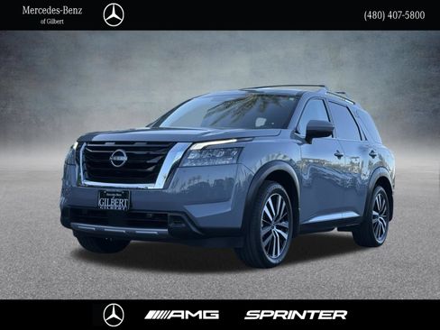 Used 2025 Nissan Pathfinder Platinum w/ Cargo Package FWD image 1