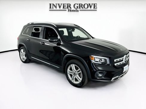 Used 2022 Mercedes-Benz GLB 250 4MATIC image 3
