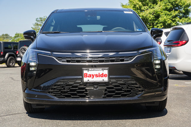 New 2027 Chrysler Pacifica Select w/ Family Tech Group FWD image 4