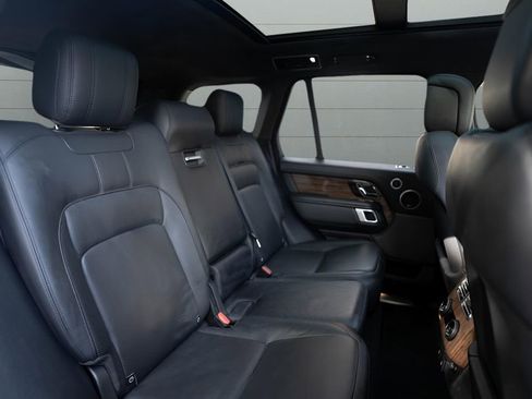 Used 2020 Land Rover Range Rover HSE image 19