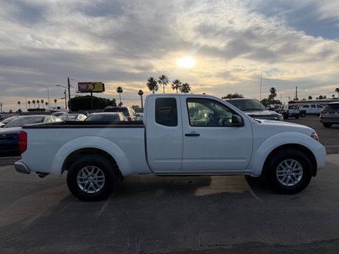 Used 2018 Nissan Frontier SV RWD image 12