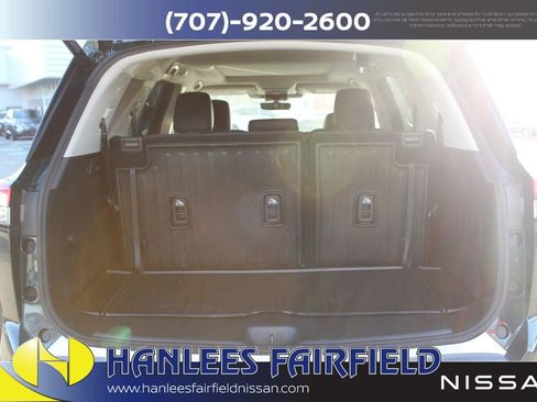 Used 2024 Nissan Pathfinder Platinum w/ Cargo Package image 10