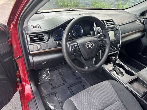 Used 2016 Toyota Camry LE FWD image 28