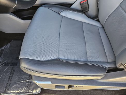 Used 2021 Ford F150 Lariat w/ Trailer Tow Package image 24