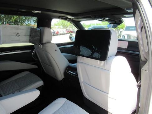 New 2026 Cadillac Escalade ESV Platinum Sport w/ LPO, ONYX Package image 11