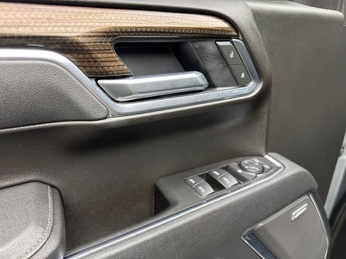 Used 2025 Chevrolet Silverado 1500 LT Trail Boss w/ Convenience Package II AWD/4WD image 37