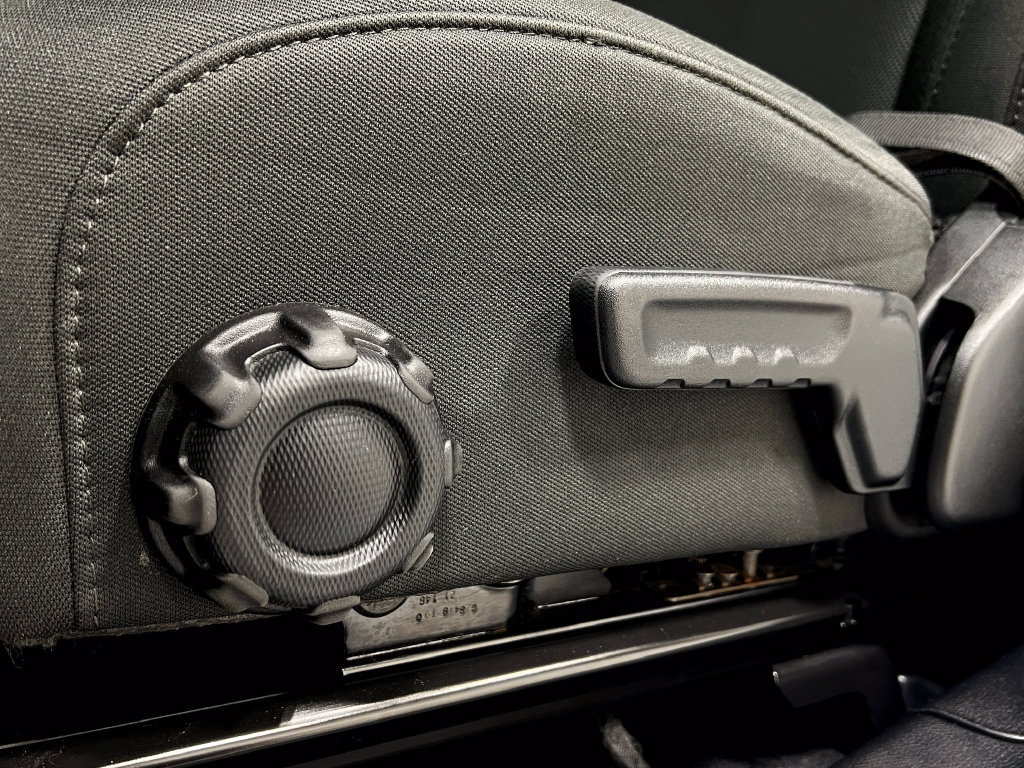 Used 2021 Jeep Wrangler Unlimited Sport AWD/4WD image 16