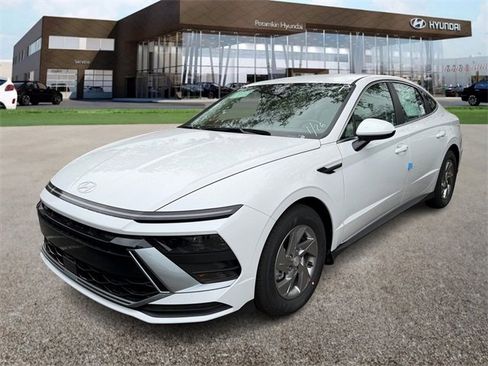 New 2026 Hyundai Sonata SE image 1