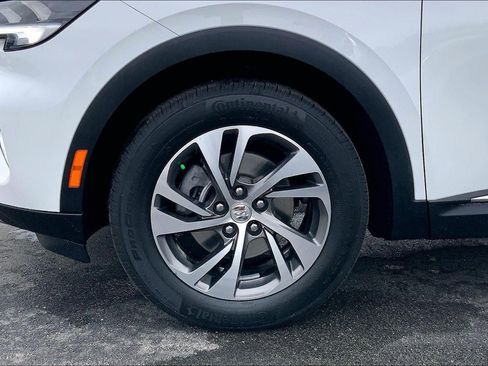 Used 2023 Buick Envision Essence image 8