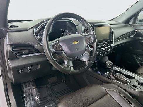 Used 2023 Chevrolet Traverse High Country image 9