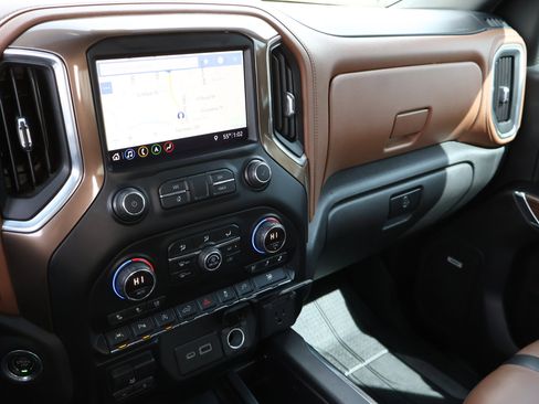 Used 2019 Chevrolet Silverado 1500 High Country w/ Technology Package image 22