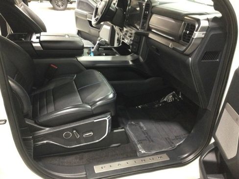 Used 2024 Ford F150 Platinum image 17