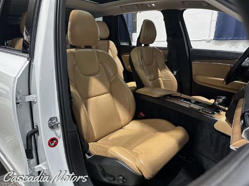 Used 2016 Volvo XC90 T6 AWD/4WD image 16