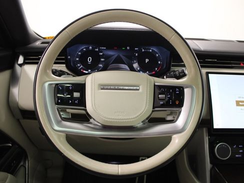 Used 2023 Land Rover Range Rover Autobiography image 18