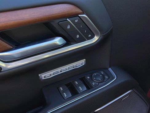 Used 2022 GMC Sierra 1500 Denali w/ Denali Reserve Package image 21