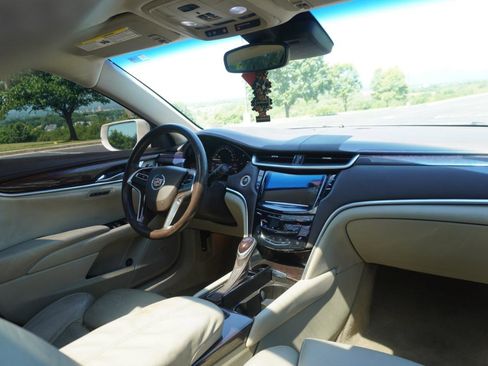 Used 2013 Cadillac XTS Luxury w/ Driver Awareness Package FWD image 21