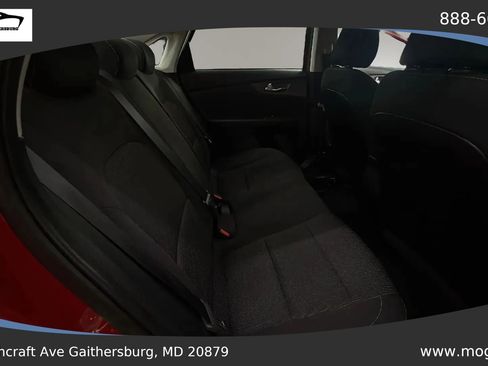 Used 2021 Kia Forte LXS FWD image 14
