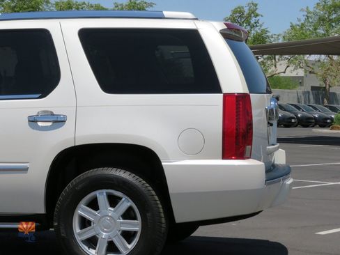 Used 2008 Cadillac Escalade AWD image 17