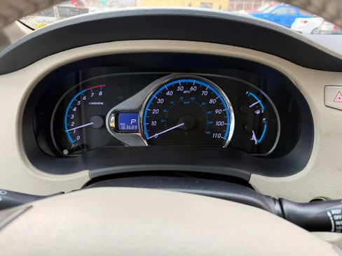 Used 2013 Toyota Sienna XLE w/ Entertainment Pkg image 9