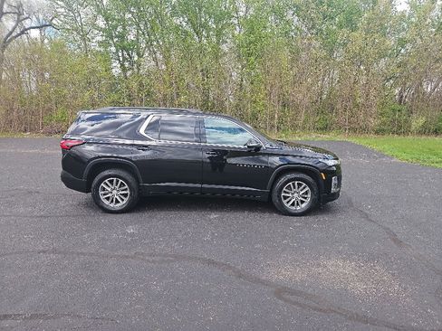 Used 2023 Chevrolet Traverse LT w/ LPO, Floor Liner Package AWD/4WD image 8