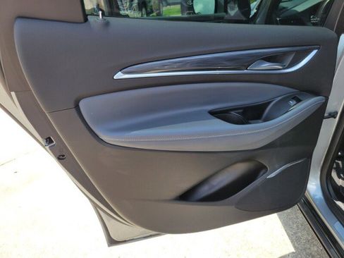 Used 2024 Buick Enclave Premium image 32