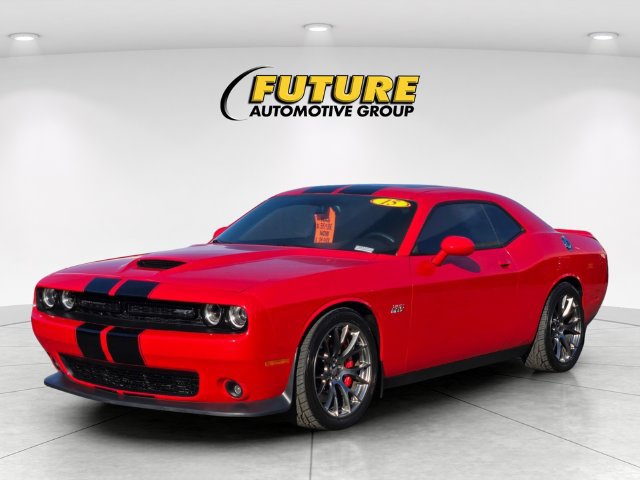 Used 2015 Dodge Challenger SRT w/ Technology Group RWD image 8