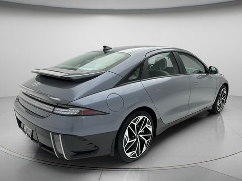 Used 2024 Hyundai Ioniq 6 SEL AWD/4WD image 5
