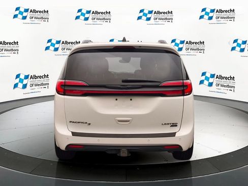 Used 2023 Chrysler Pacifica Limited w/ Uconnect Theater Family Group AWD/4WD image 4