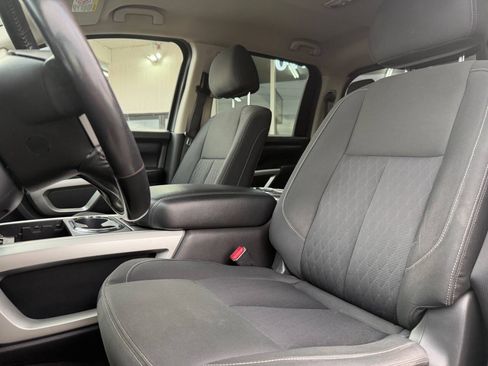 Used 2017 Nissan Titan SV AWD/4WD image 27