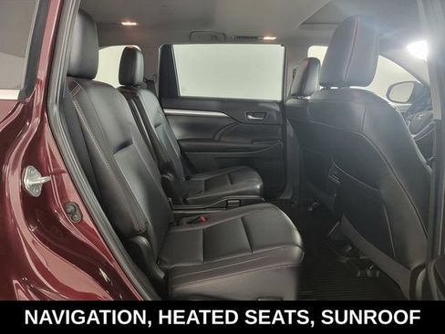 Used 2019 Toyota Highlander XLE AWD/4WD image 17