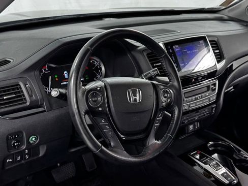 Used 2017 Honda Pilot Touring image 38