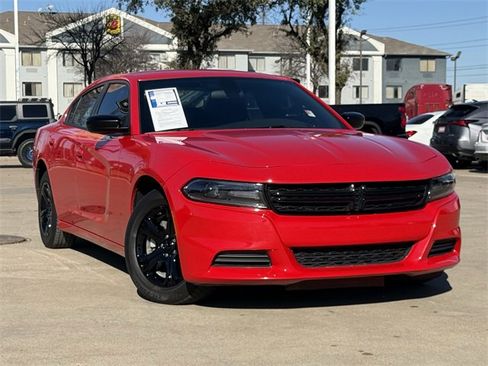 Used 2023 Dodge Charger SXT image 2