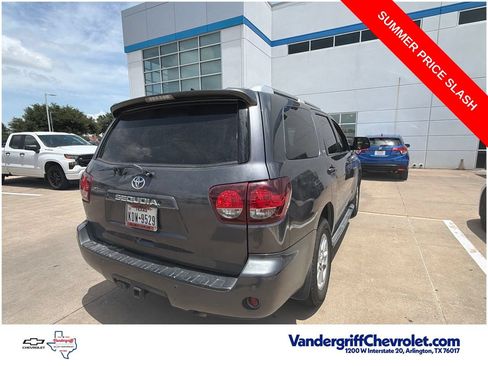 Used 2018 Toyota Sequoia SR5 RWD image 5