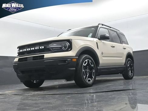 Used 2024 Ford Bronco Sport Outer Banks w/ Tech Package AWD/4WD image 19