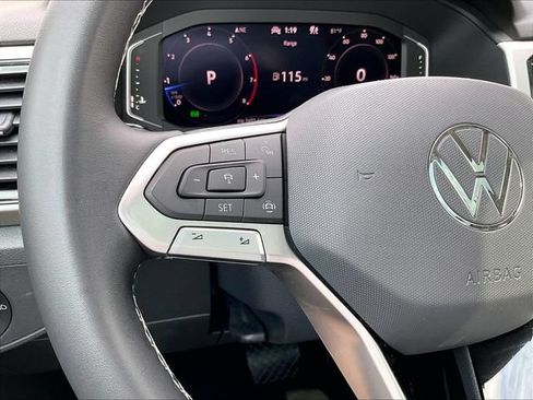Used 2023 Volkswagen Atlas SE w/ Panoramic Sunroof Package AWD/4WD image 15